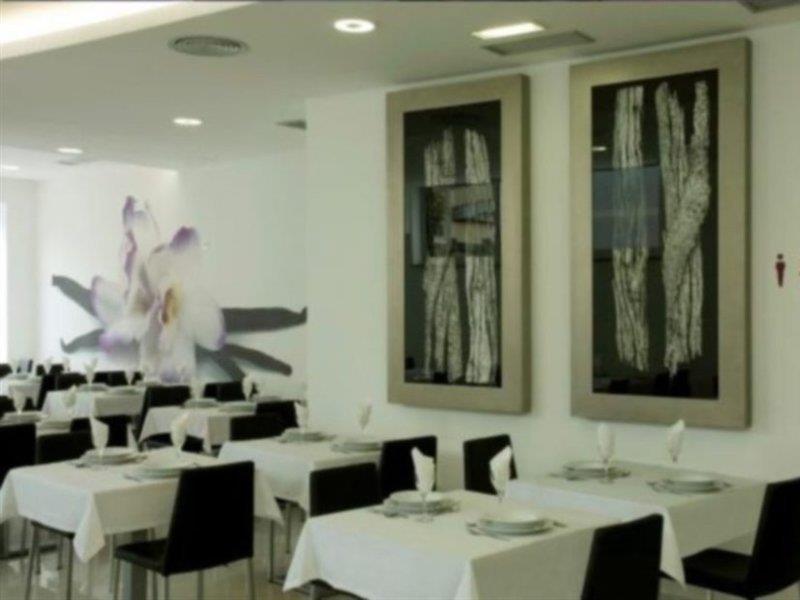 Alfred Monaco - Ex Forum - Renove Hotel 3*