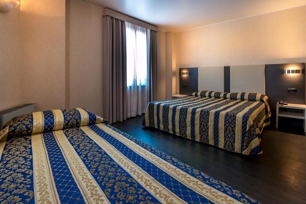 Alfred Monaco - Ex Forum - Renove Hotel